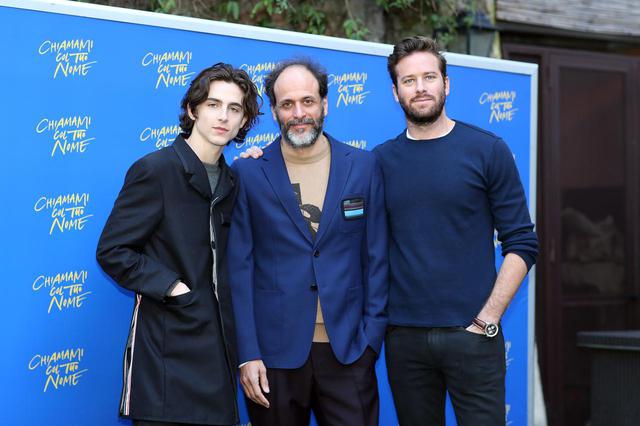 画像: 左からティモシー・シャラメ、ルカ・グァダニーノ監督、アーミー・ハマー。