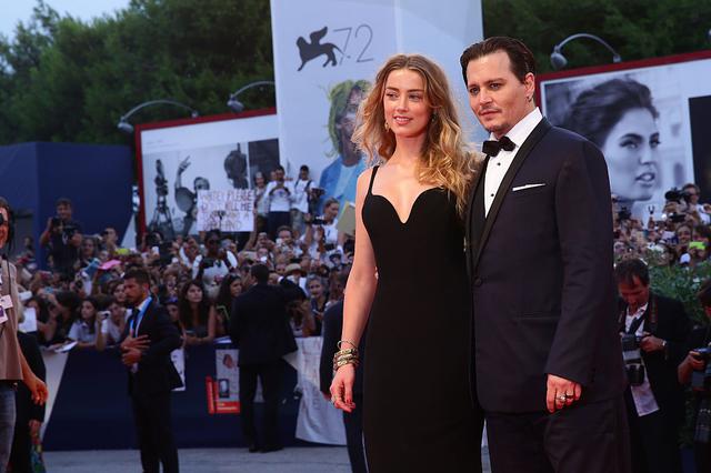 画像: ジョニー・デップ、「中指欠損」について語る動画が公開