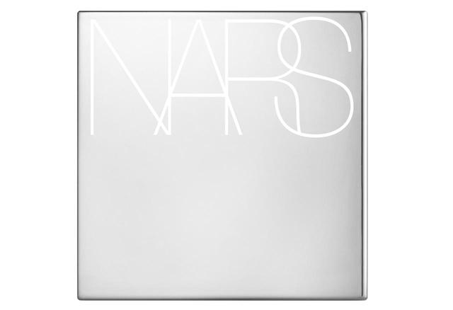 画像: メタリックがクールなNARSの限定ケース