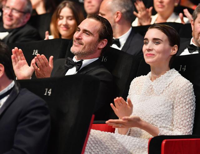 画像1: ホアキン・フェニックス&ルーニー・マーラに「おめでた」報道