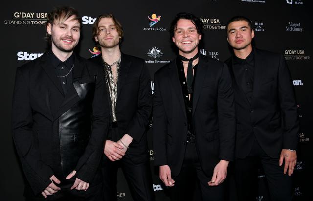 画像: 5SOSのメンバー。左から:マイケル・クロフォード、ルーク・ヘミングス、アシュトン・アーウィン、カラム・フッド。
