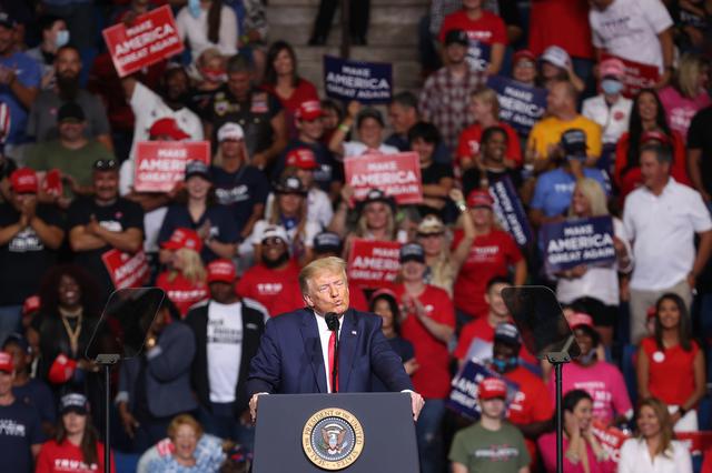 画像1: タルサで選挙集会を行なったトランプ大統領