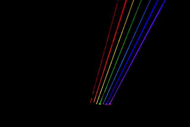 画像: サンパウロでは夜空に7色の閃光が照らされた。