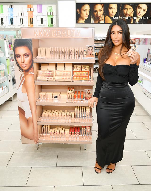 画像2: KKWビューティーの株を売却したキム