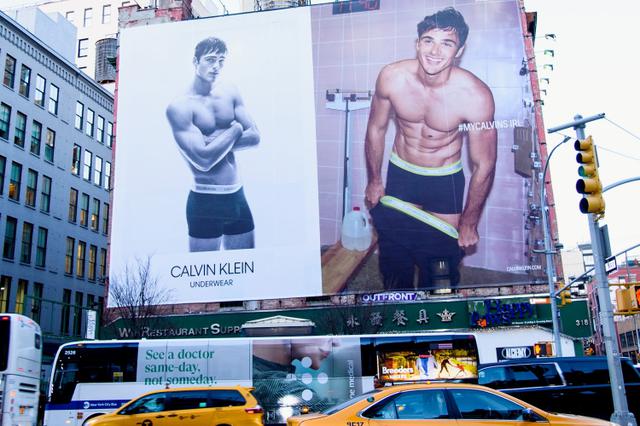 画像: ジェイコブはその美ボディをかわれ、Calvin Klein(カルバン・クライン)のキャンペーンにも起用されているけれど…。