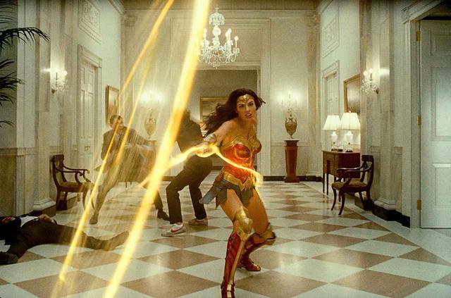 画像2: Photo:© 2020 Warner Bros. Ent. All Rights Reserved TM & © DC Comics