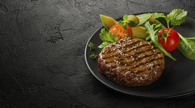画像: エリザベス女王がハンバーガーを食す“条件”