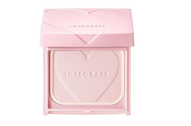 画像: インテグレート すっぴんメイカー CCパウダー(レフィル) SPF18・PA+++ 1種 1,100円(税抜き)、インテグレート コンパクトケース P 600円(税抜き)【編集部調べ】