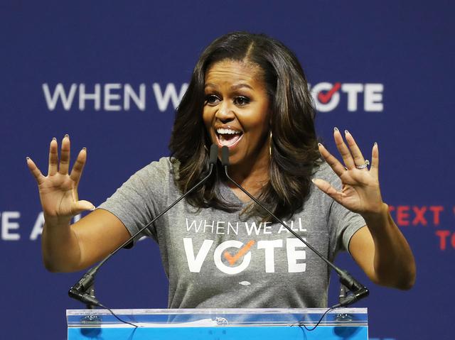 画像: フロリダ州のマイアミ大学で開催されたWhen We All Voteの集会で演説を行なったミシェル・オバマ前大統領夫人。