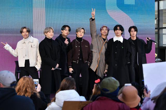 画像: アリアナ・グランデ&BTSメンバーにコラボ説が浮上