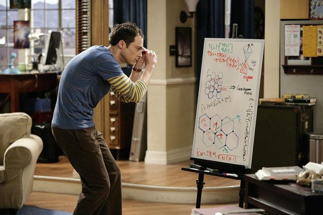 画像2: ©️CHUCK LORRE PRODUCTIONS/WARNER BROS TV.