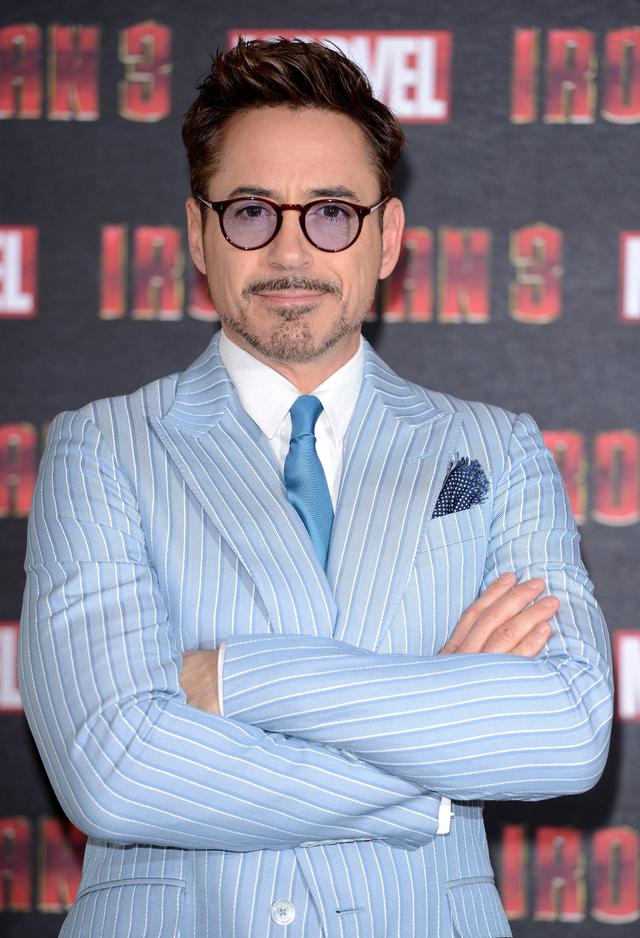 画像: 『アベンジャーズ』仲間をかばったロバート・ダウニー・Jr.