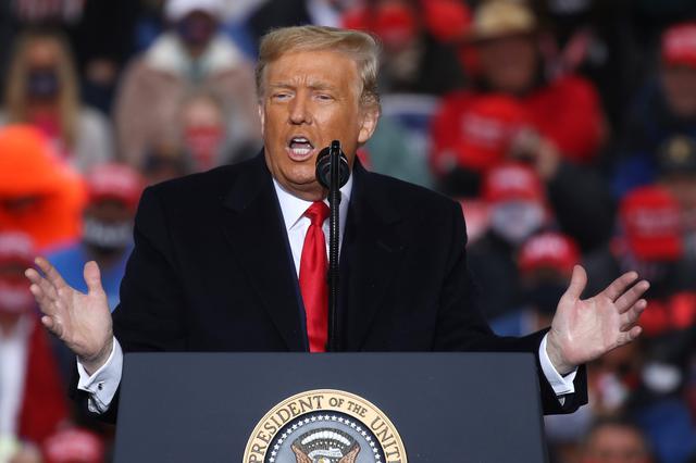 画像1: トランプ政権がビリー・アイリッシュを懸念