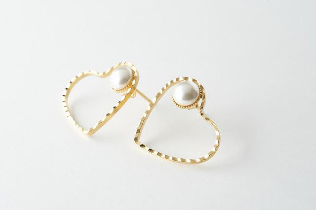画像: パール×ハートピアス 18,000 円