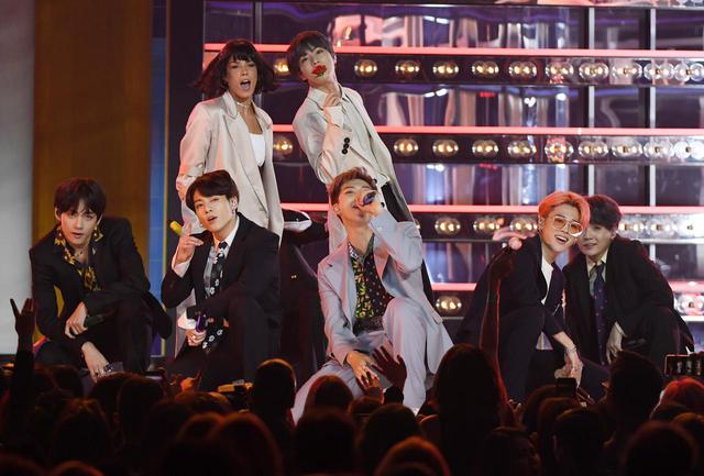 画像: ホールジーとBTSとの絆は健在