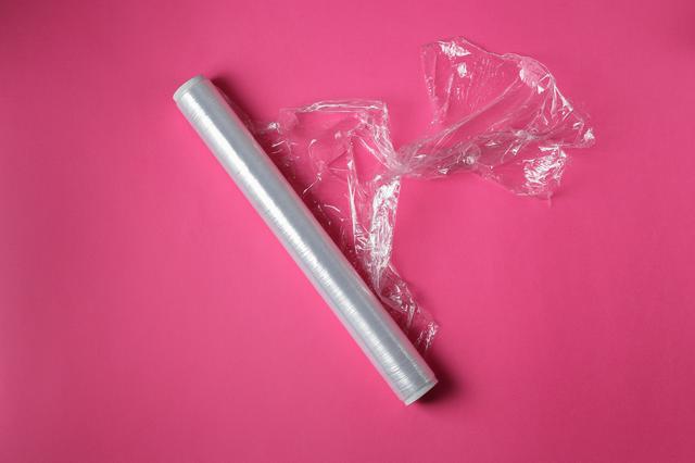 画像: 海外の食品用ラップ、すぐくっついて使いづらい問題