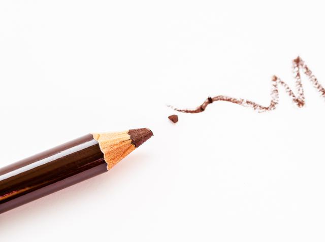 画像: ぼかして自然に使うなら「ペンシルタイプ」