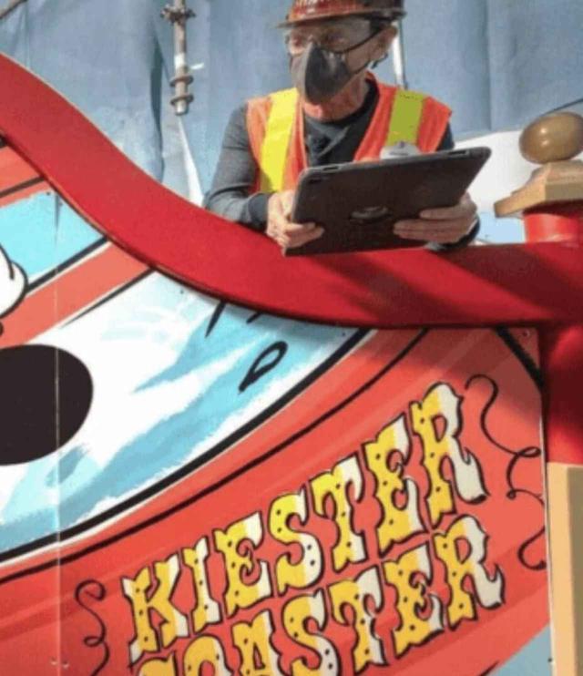 画像: 正しくは「Keister」だが、「K ie ster」になってしまっている。