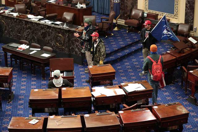 画像4: アメリカ連邦議会の議事堂が占拠される