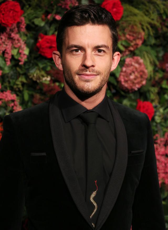 画像: アンソニー・ブリジャートンを演じる俳優のジョナサン・ベイリー