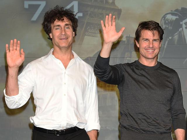 画像: ダグ・リーマン監督とトム・クルーズ。