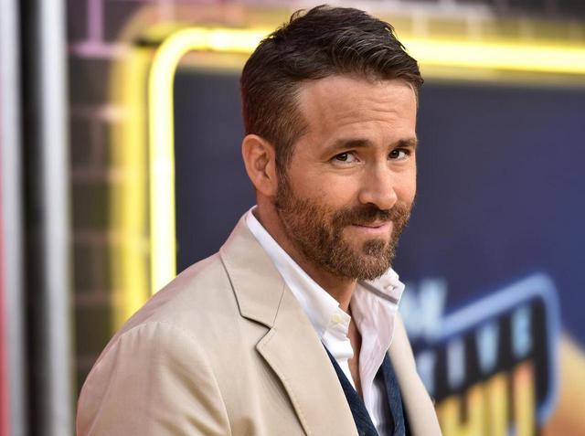 画像: デッドプール役のライアン・レイノルズ、少年を励ます