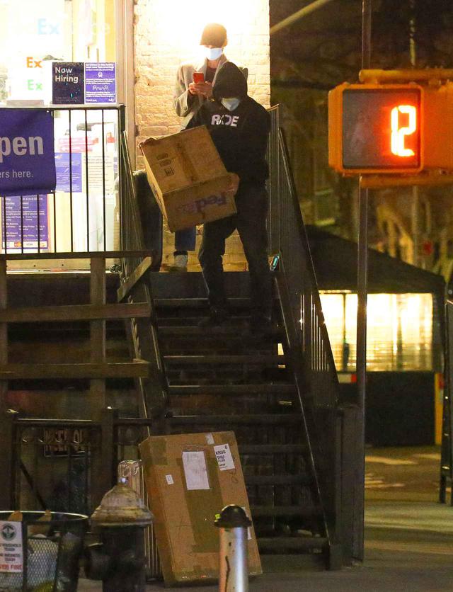 画像2: ノーマン・リーダスがパートナーと2人きりの時間を満喫