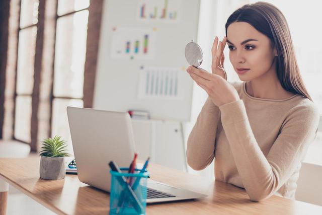 画像: 眉毛を薄くするNG習慣とは?