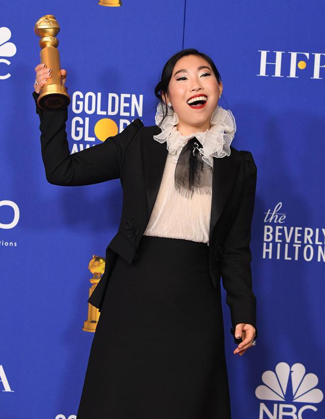 画像: 第77回ゴールデングローブ賞ミュージカル・コメディ部門で主演女優賞を受賞したオークワフィナ。