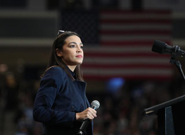 画像: AOC、トラウマとなっている経験について