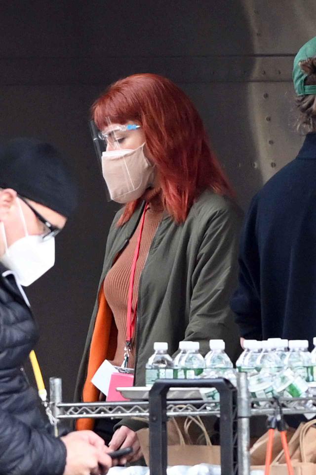 画像: 2020年12月に目撃された撮影現場でのジェニファー・ローレンス。
