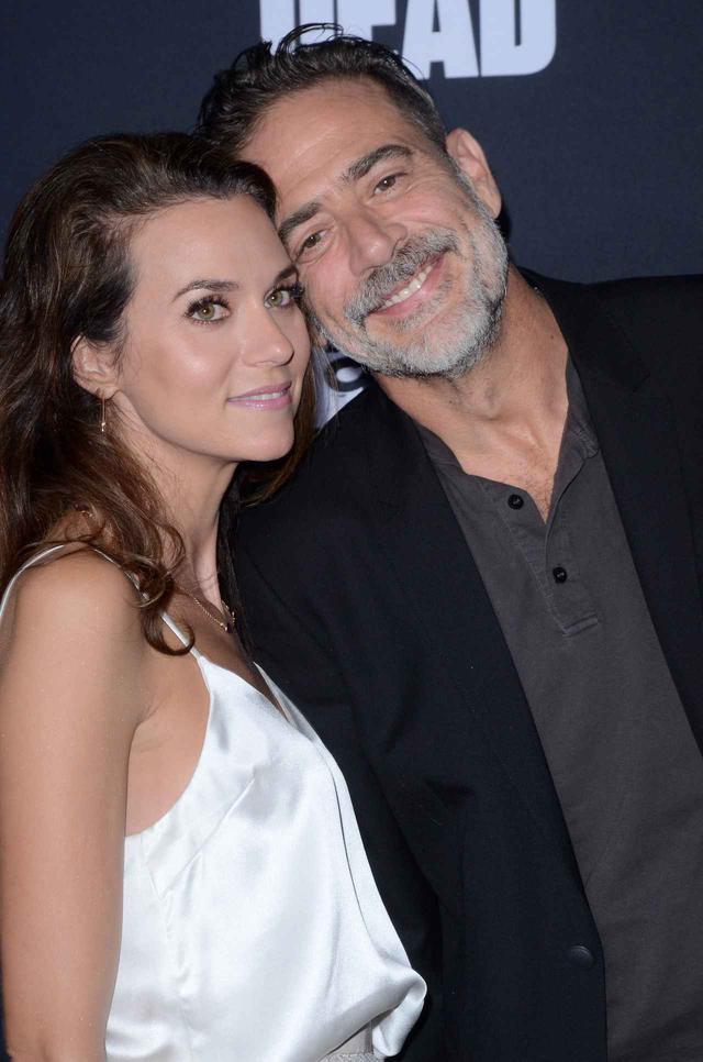 画像: ヒラリー・バートンとジェフリー・ディーン・モーガン。