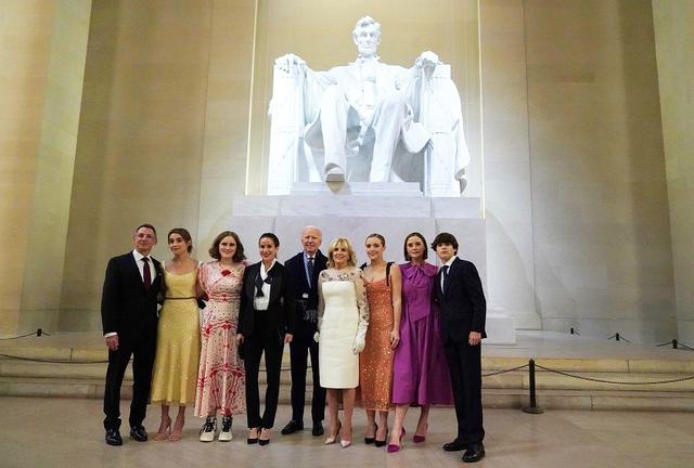 画像: 1月20日の大統領就任式後に撮影されたバイデン・ファミリーの集合写真。
