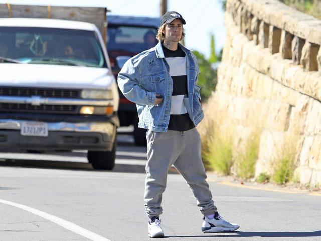 画像1: ジャスティン・ビーバーが駐車係に…?