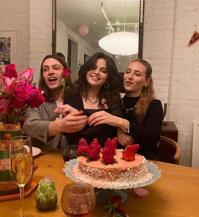 画像1: ©Anna Collins / Instagram