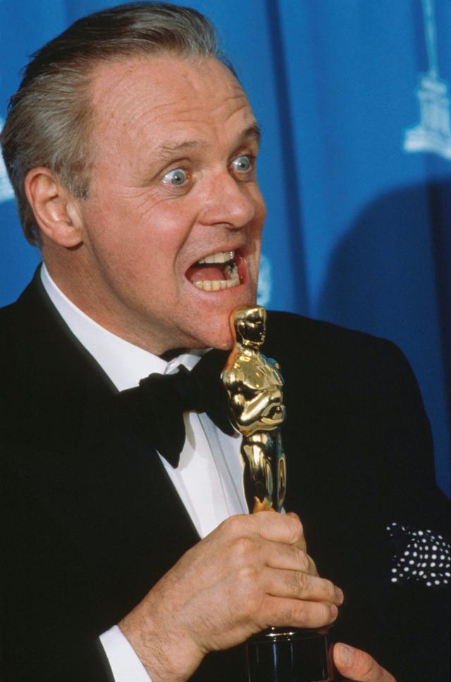 画像: 第64回アカデミー賞主演男優賞を受賞した際のアンソニー・ホプキンス