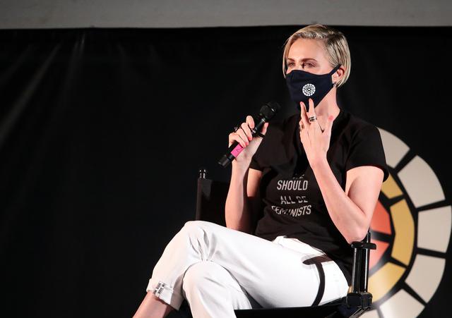 画像: シャーリーズ・セロン、呟きから生まれたアイデアにかなり乗り気