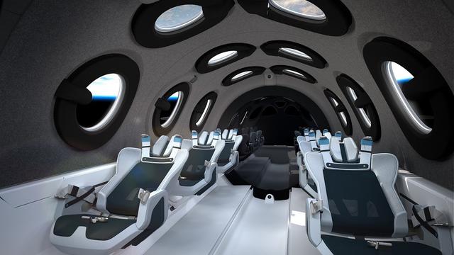 画像: ヴァージン・ギャラクティックが2020年夏に公開した宇宙旅行者向けの弾道飛行スペースプレーン「スペースシップツー」の内部。