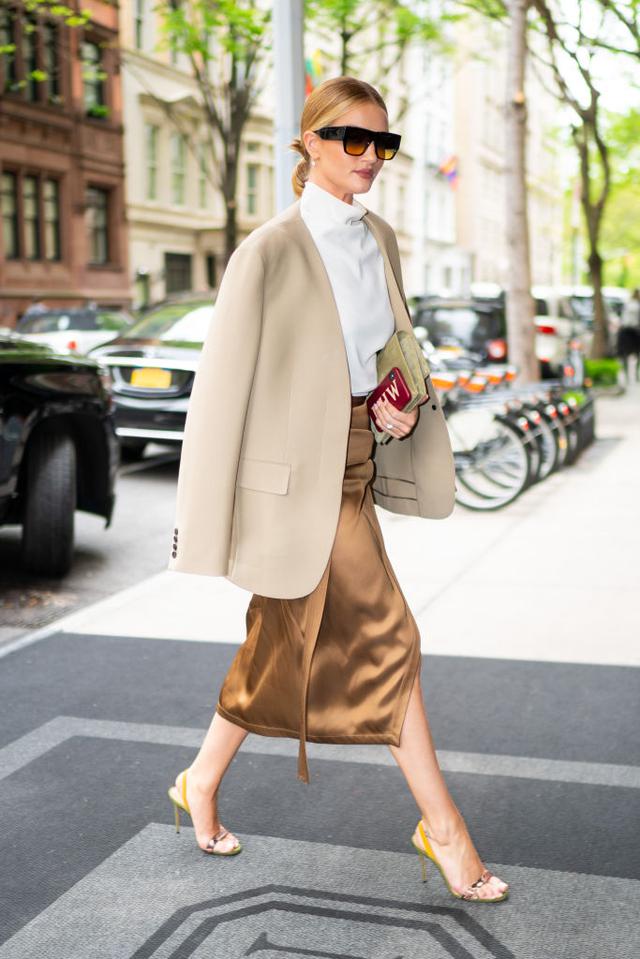 画像: モデルのロージー・ハンティントン・ホワイトリー
