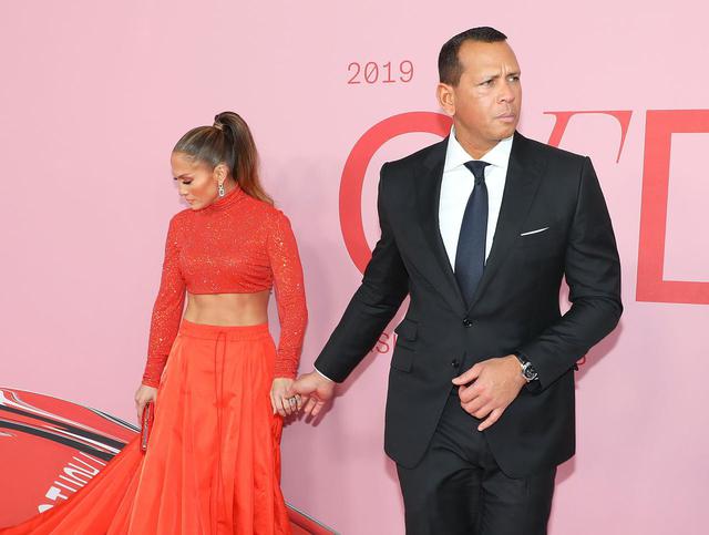 画像: ジェニファー・ロペスが恋人と共同で声明発表