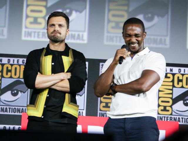 画像: セバスチャン・スタンとアンソニー・マッキー。