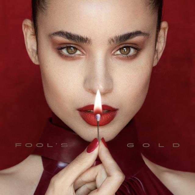 画像: ソフィア・カーソンが新曲「Fool's Gold」をリリース