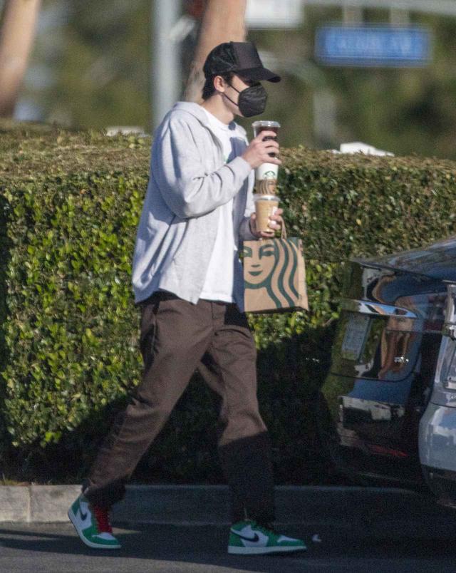 画像4: アリアナ・グランデが婚約者ダルトンとお出かけ