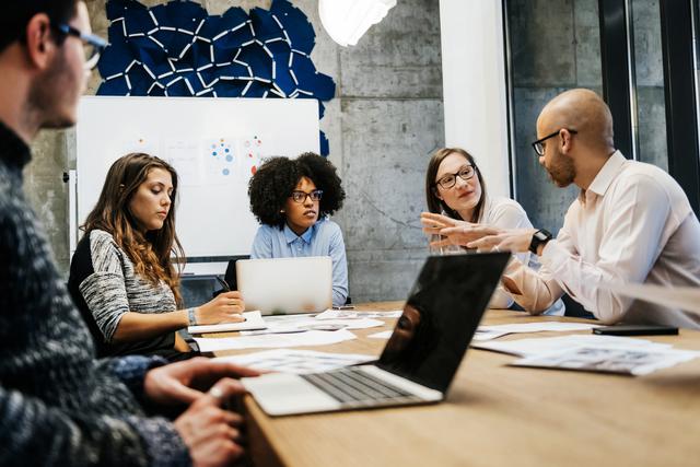 画像: 5. 企業の役員で最低40%のクオータ制を導入している