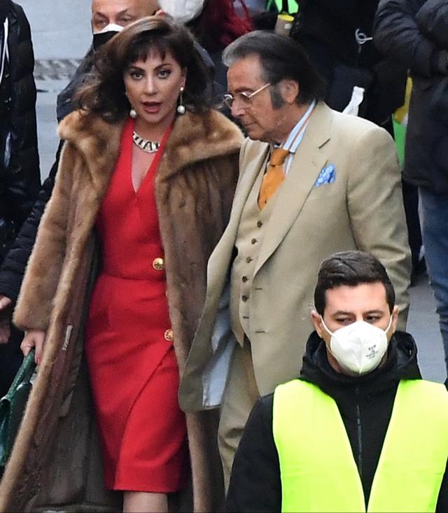 画像4: レディー・ガガ、映画撮影の現場でどんどん“悪女度”が増していく…