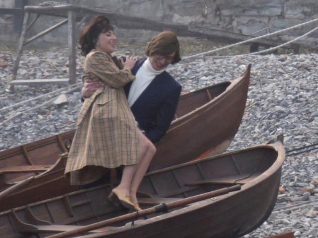 画像3: レディー・ガガ、映画撮影の現場でどんどん“悪女度”が増していく…