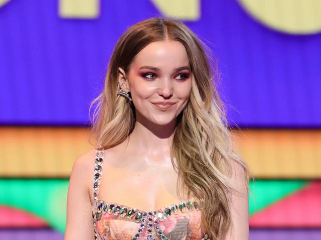 画像: ダヴ・キャメロンが8年前のツイートにまつわるウラ話を告白