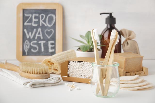 画像1: 海洋プラスチックごみの1%を占める歯ブラシ