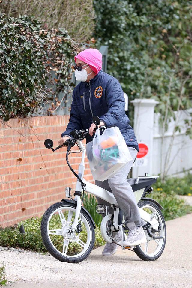 画像1: ロバート・ダウニー・Jr.がサイクリングにお出かけ