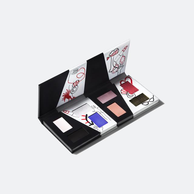 画像: M·A·C「スモール アイシャドウ ×8 クルエラ トゥ ビー カインド」 限定品 7,370円(税込)
